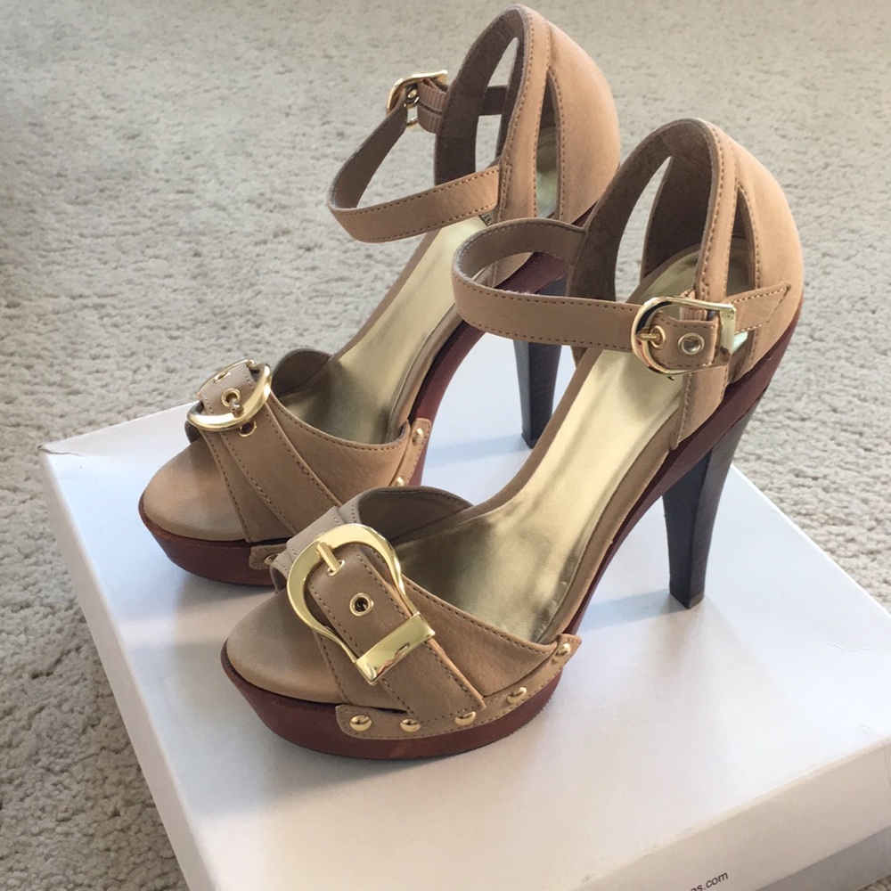 NWT Bakers Shoes “Shiloh” Heel / Pump ✨